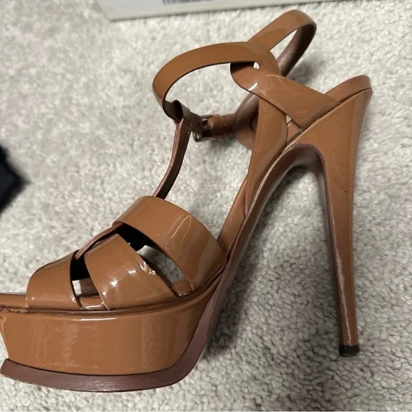 YSL Yves Saint Laurent Tribute Patent T-Strap Platform Sandal Size 35.5 (EU) - Picture 15 of 16
